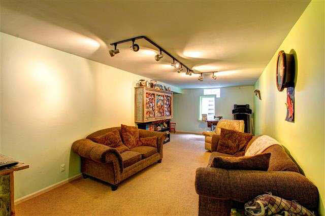 614 Fieldstone Ln, Middlebury, IN 46540 photo 19