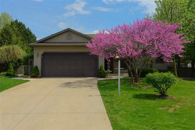 614 Fieldstone Ln, Middlebury, IN 46540 photo 1