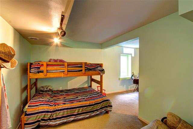 614 Fieldstone Ln, Middlebury, IN 46540 photo 23