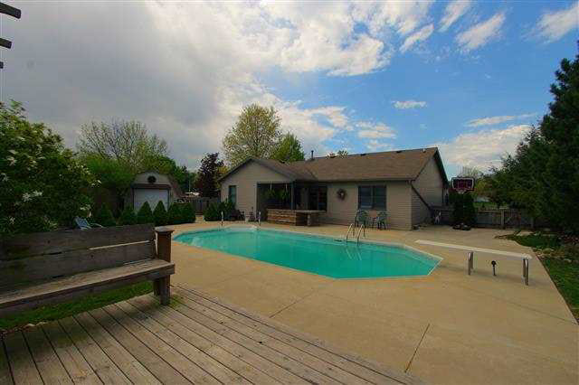 614 Fieldstone Ln, Middlebury, IN 46540 photo 32