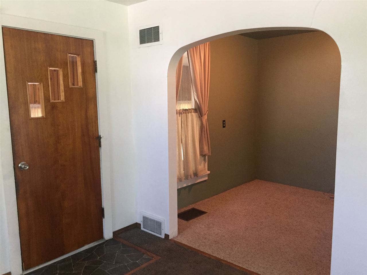515 W Maple St, Waterloo, IN 46793 photo 6