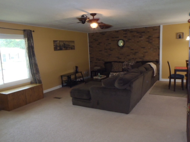 1227 Larch Ln, Fort Wayne, IN 46825 photo 3