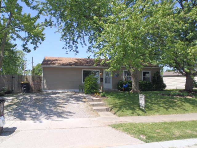 1227 Larch Ln, Fort Wayne, IN 46825 photo 1