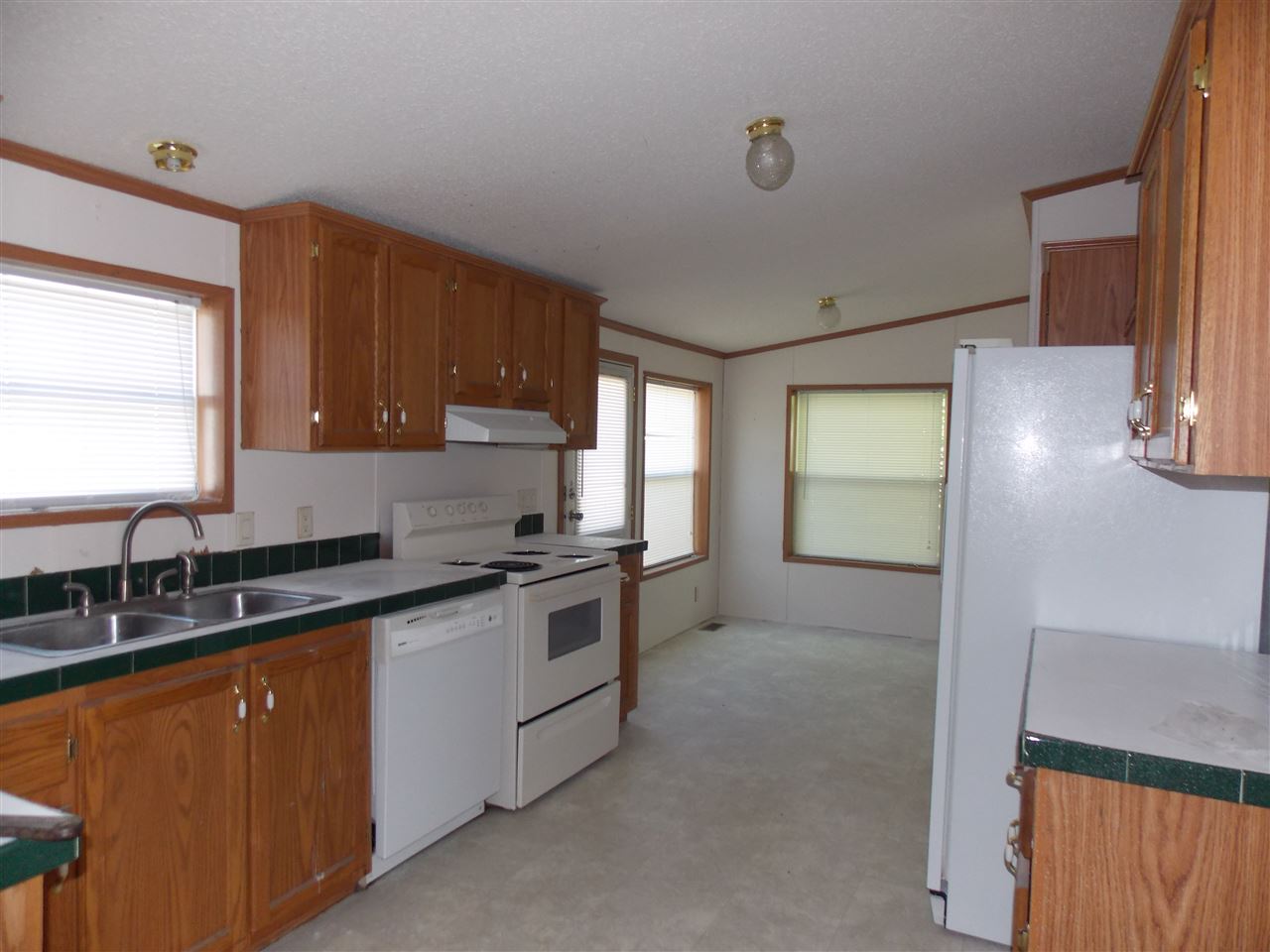 515 S 6th St, Mitchell, IN 47446 photo 5