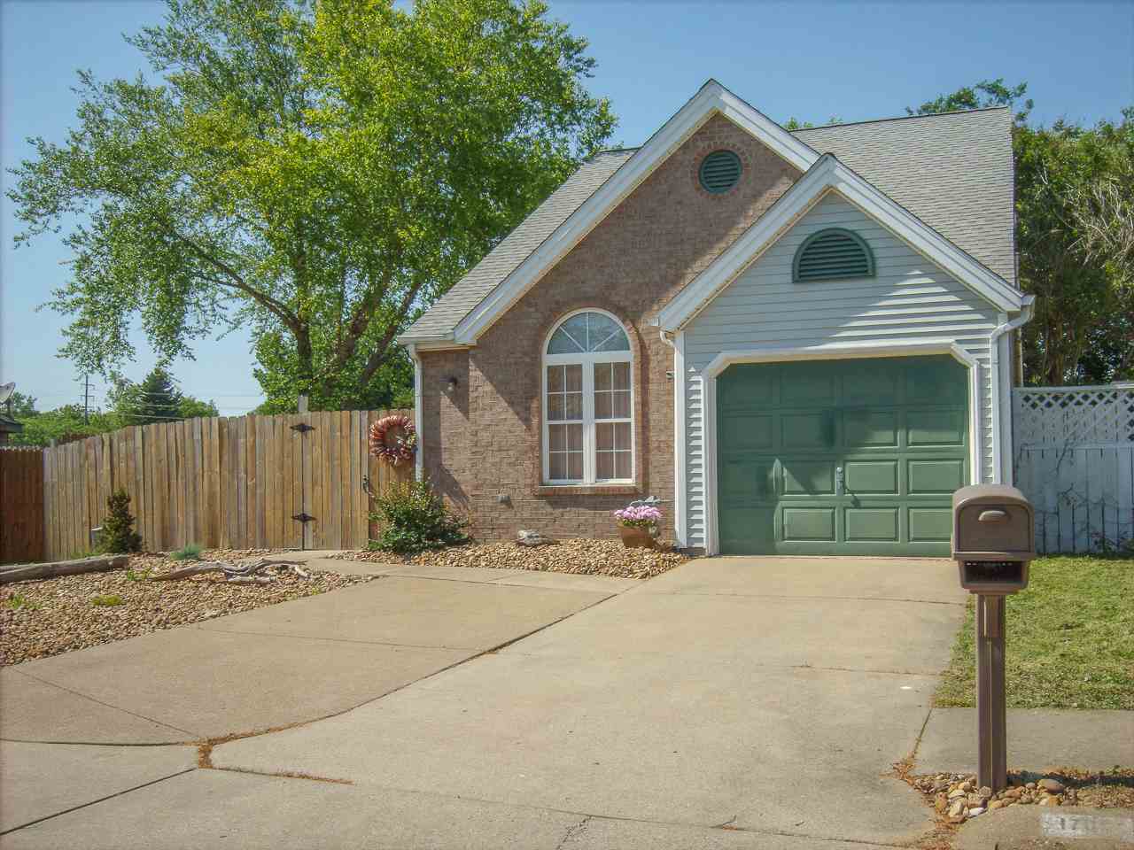 1705 Greencastle Dr, Evansville, IN 47715 photo 1