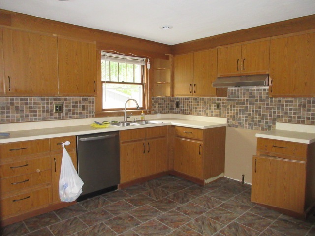 401 William St, Howe, IN 46746 photo 7