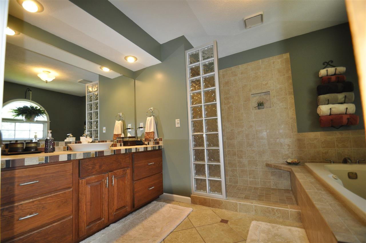 51680 Bluffside Ct, Granger, IN 46530 photo 14