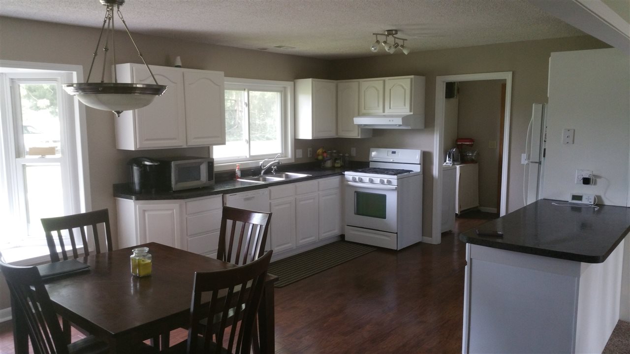 70 Skyline Dr, Garrett, IN 46738 photo 2