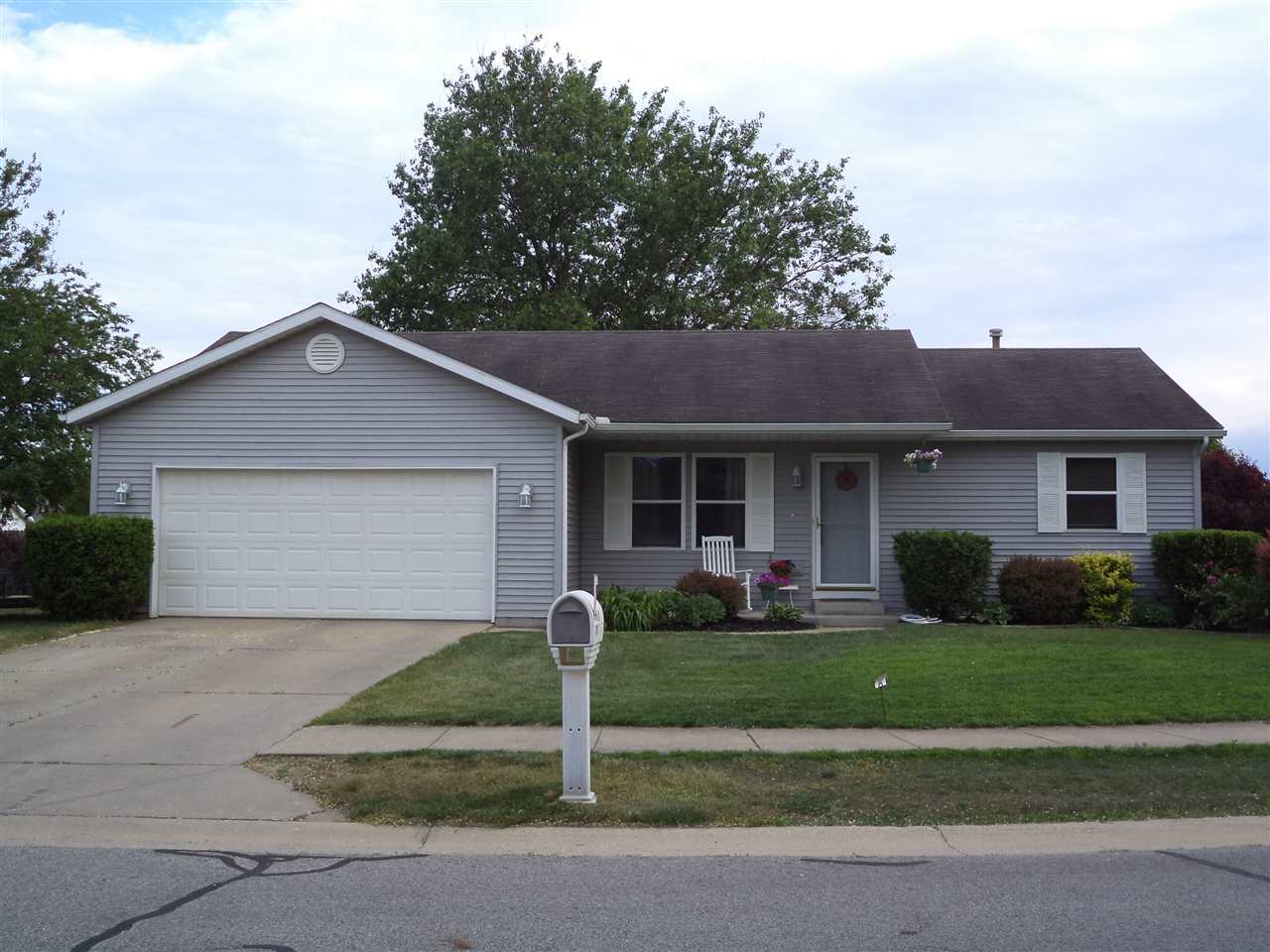 905 Eagle Blvd, Bristol, IN 46507 photo 1