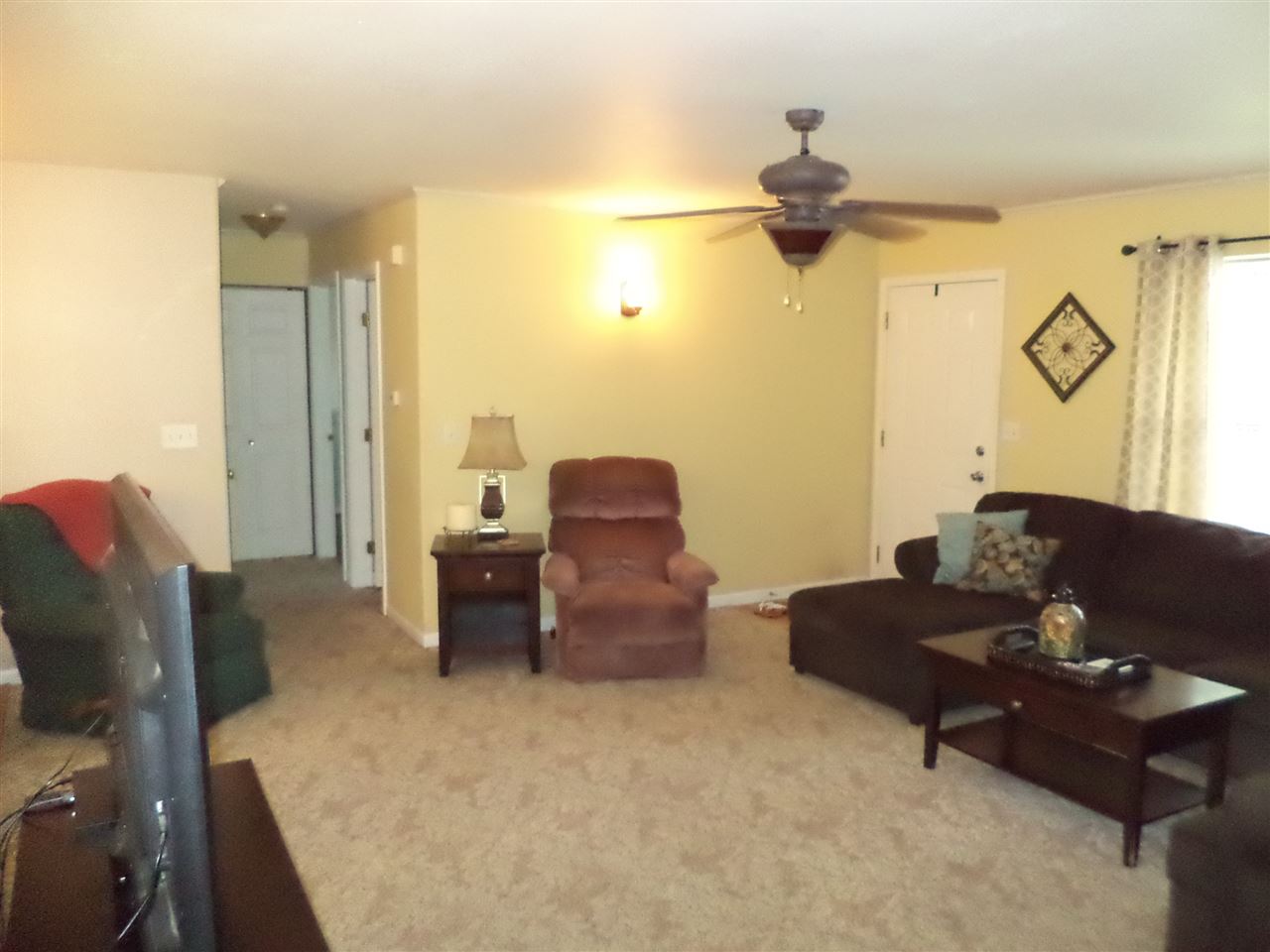 905 Eagle Blvd, Bristol, IN 46507 photo 2