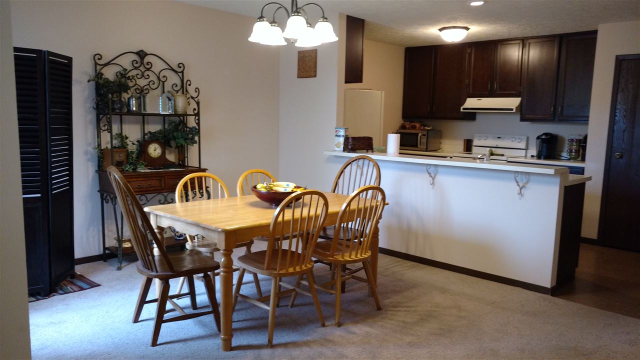 681 E Waterloo Ct, Bloomington, IN 47401 photo 3