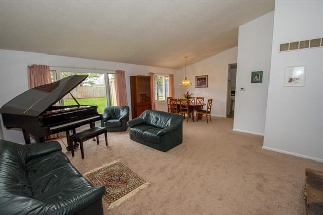 15611 Pine Tree, Granger, IN 46530 photo 2