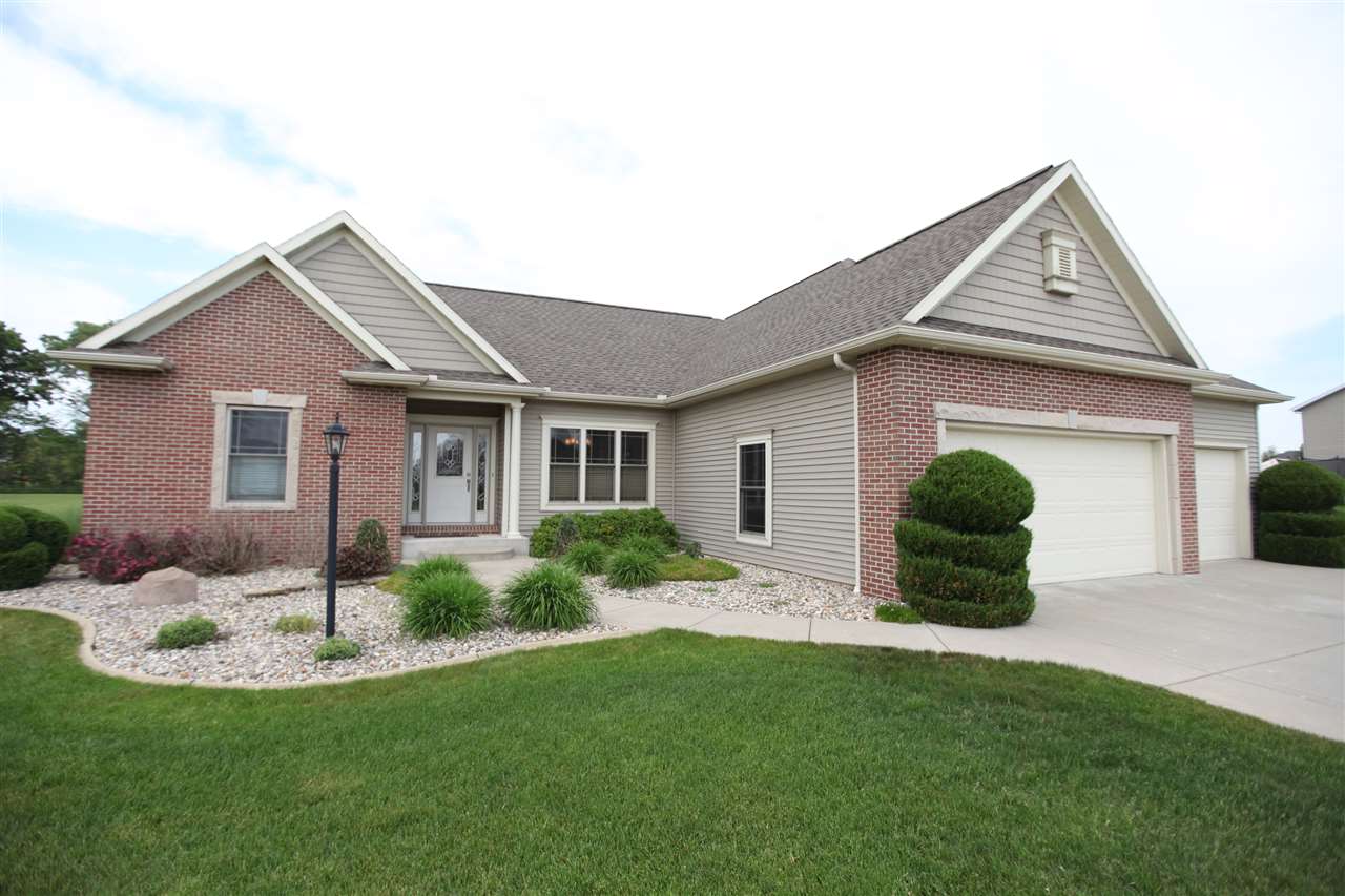 30237 Quail Pointe Dr, Granger, IN 46530 photo 1