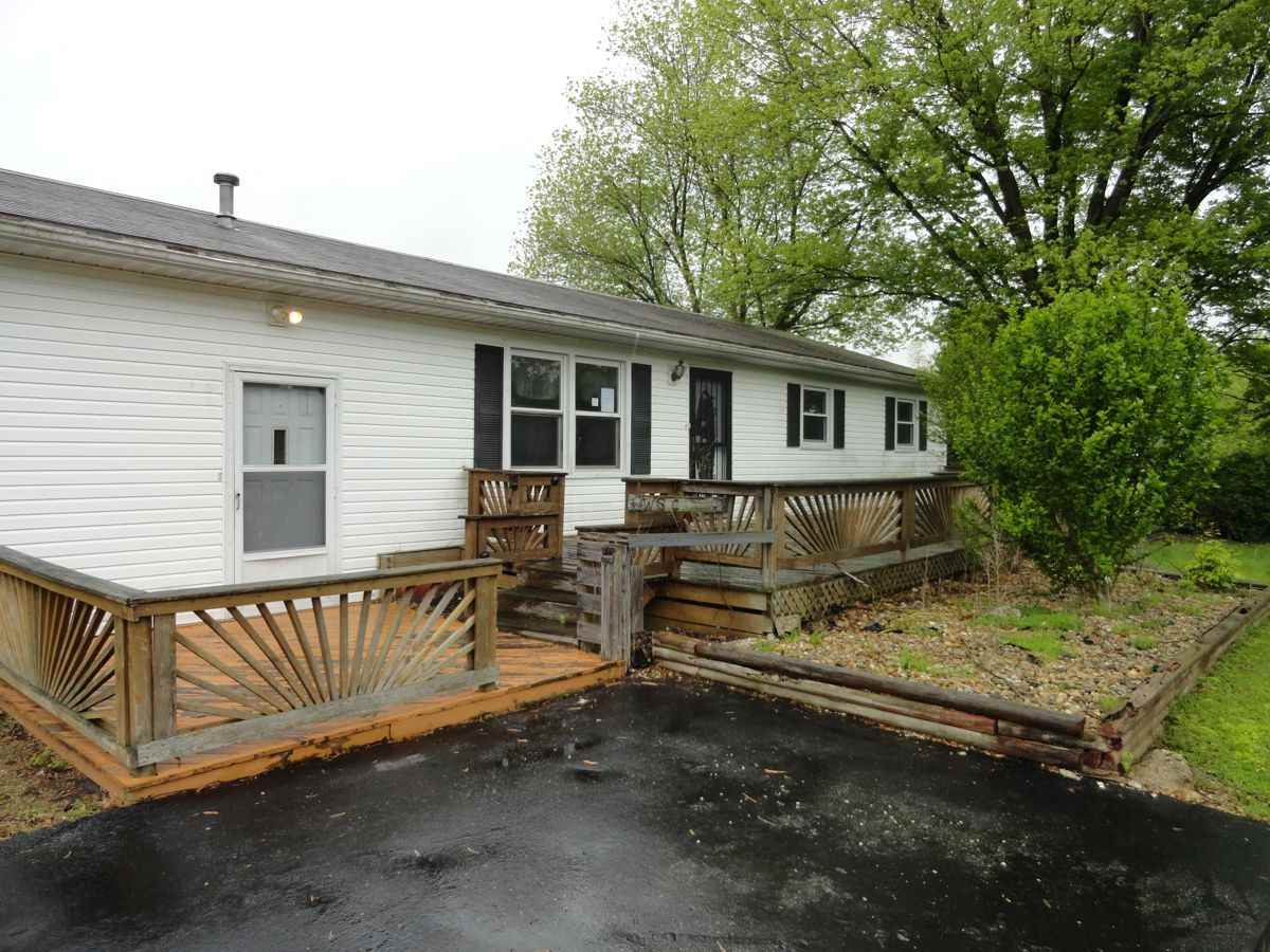 2010 E Nixon Dr, Bloomington, IN 47401 photo 1