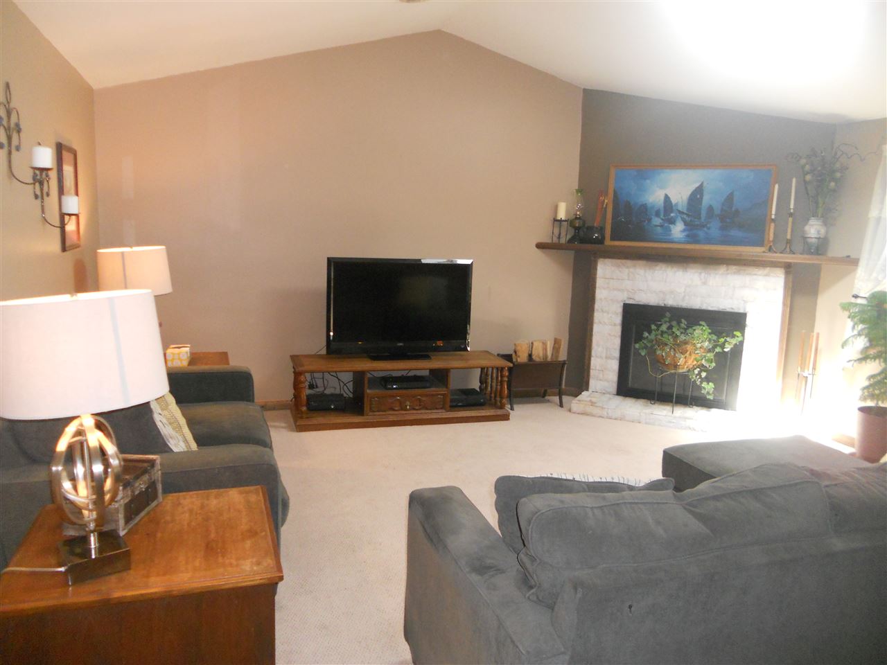 15530 Coldwater Rd, Fort Wayne, IN 46845 photo 2