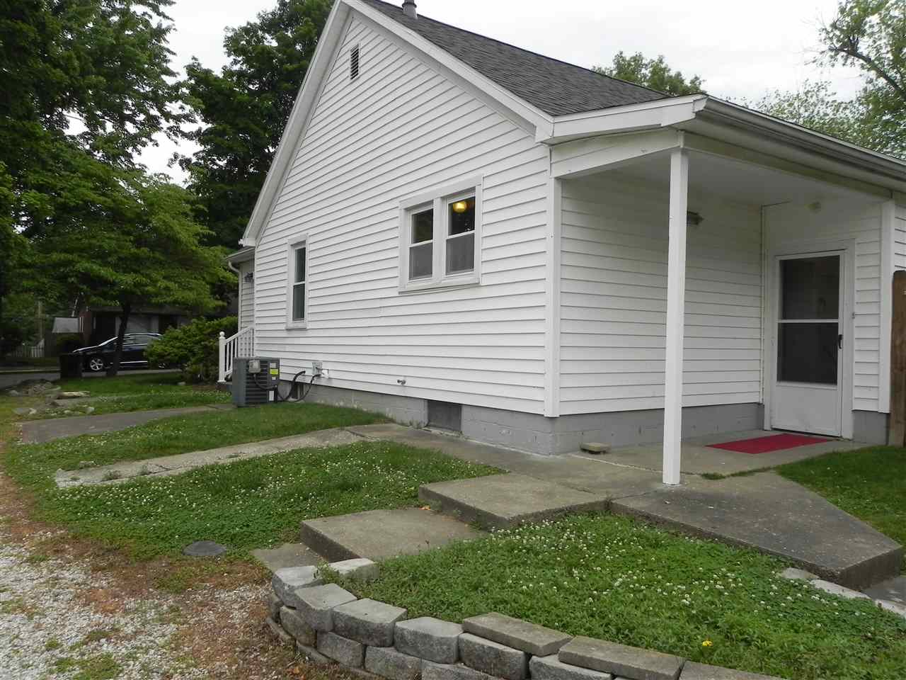 709 E Oak St, Boonville, IN 47601 photo 4