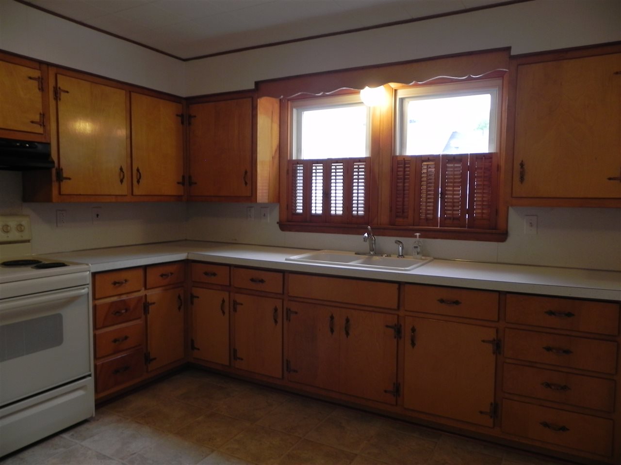 709 E Oak St, Boonville, IN 47601 photo 7