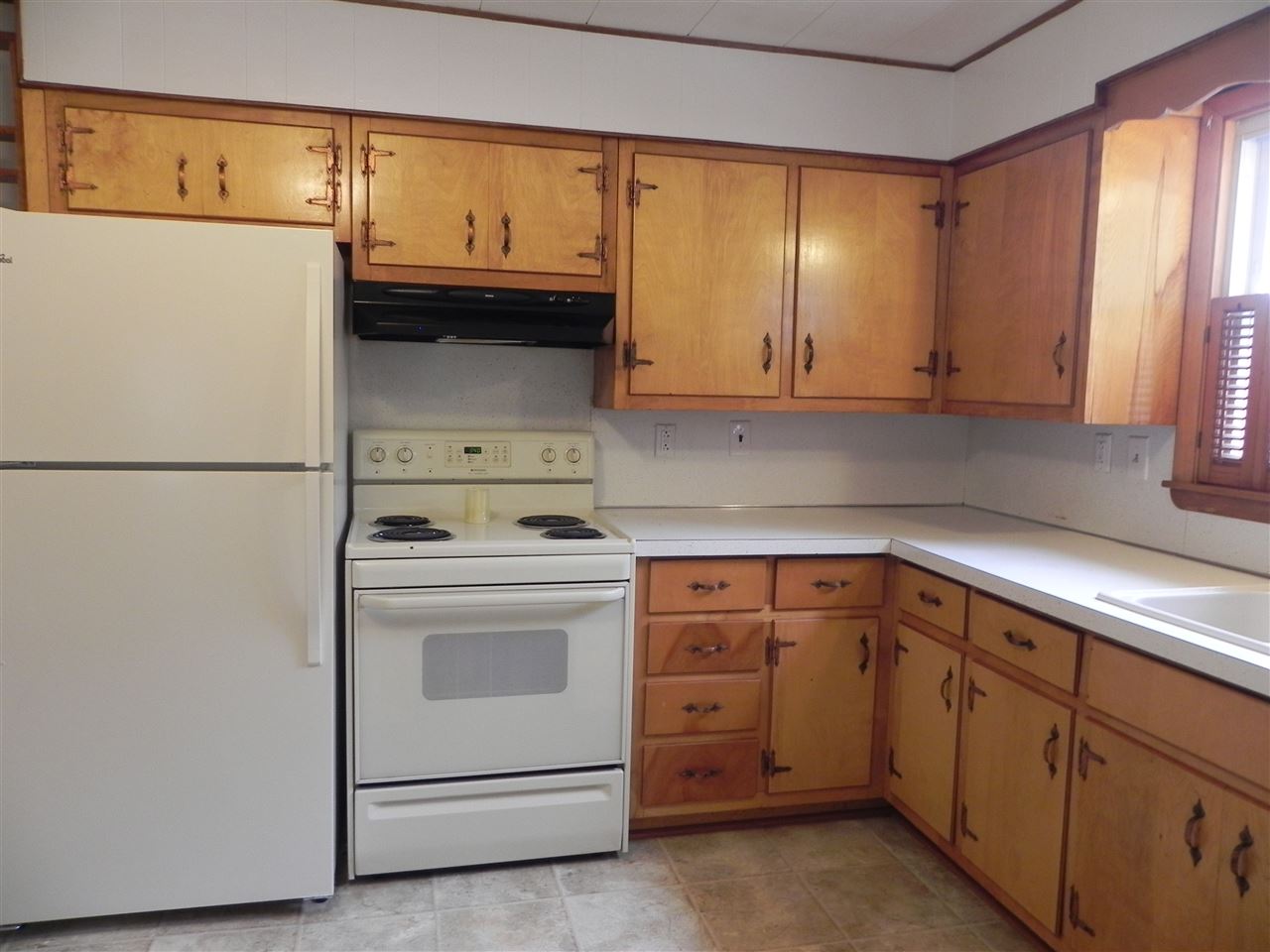 709 E Oak St, Boonville, IN 47601 photo 8
