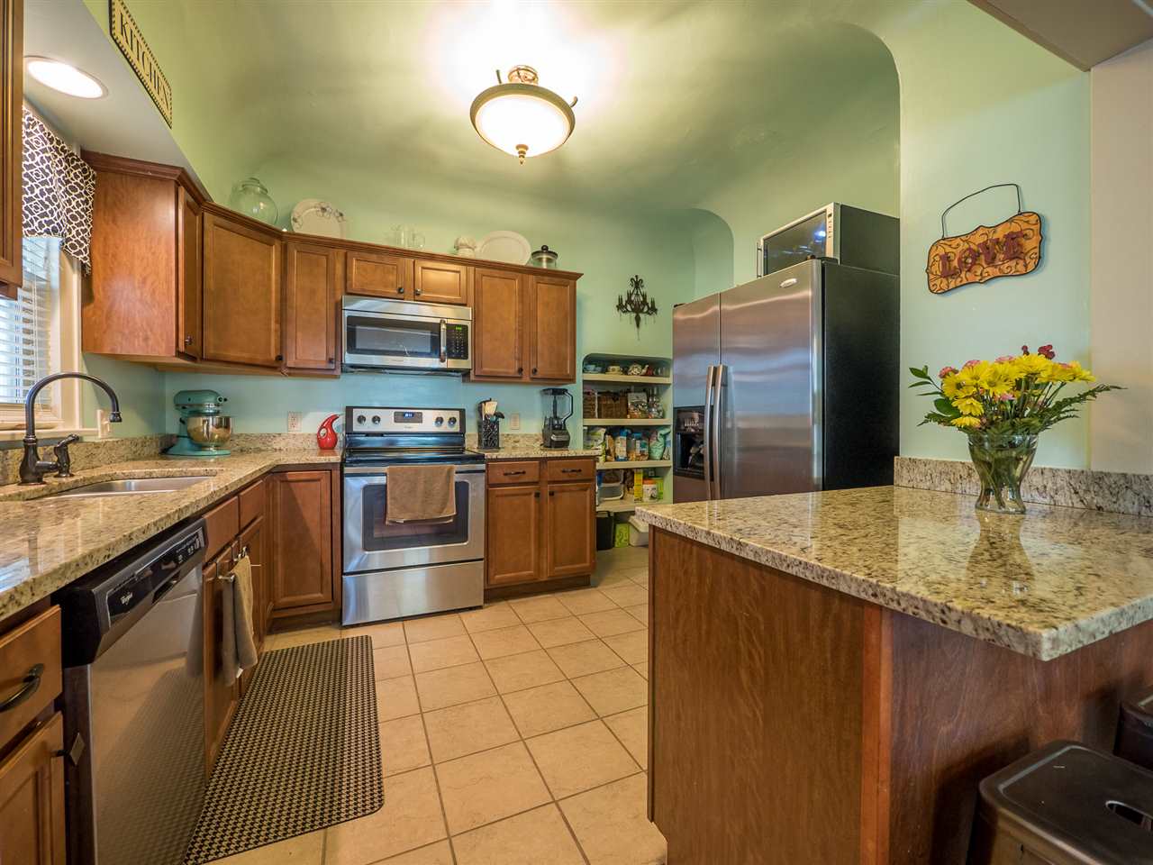 1926 Curdes Ave, Fort Wayne, IN 46805 photo 9
