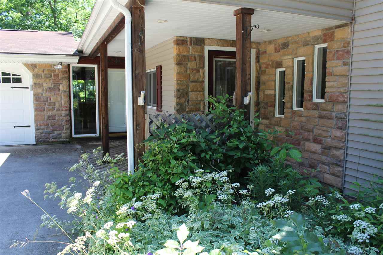 7106 E Harrold Rd, Churubusco, IN 46723 photo 2