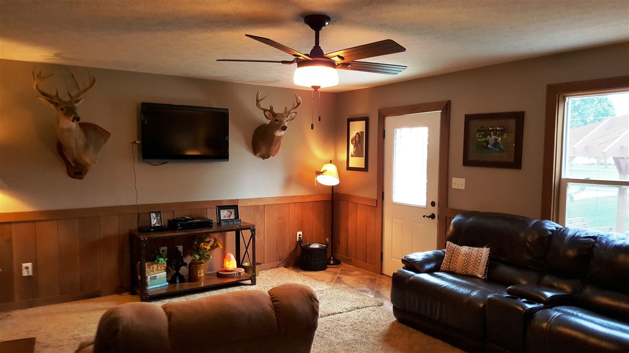 122 E Summit St, Delphi, IN 46923 photo 8