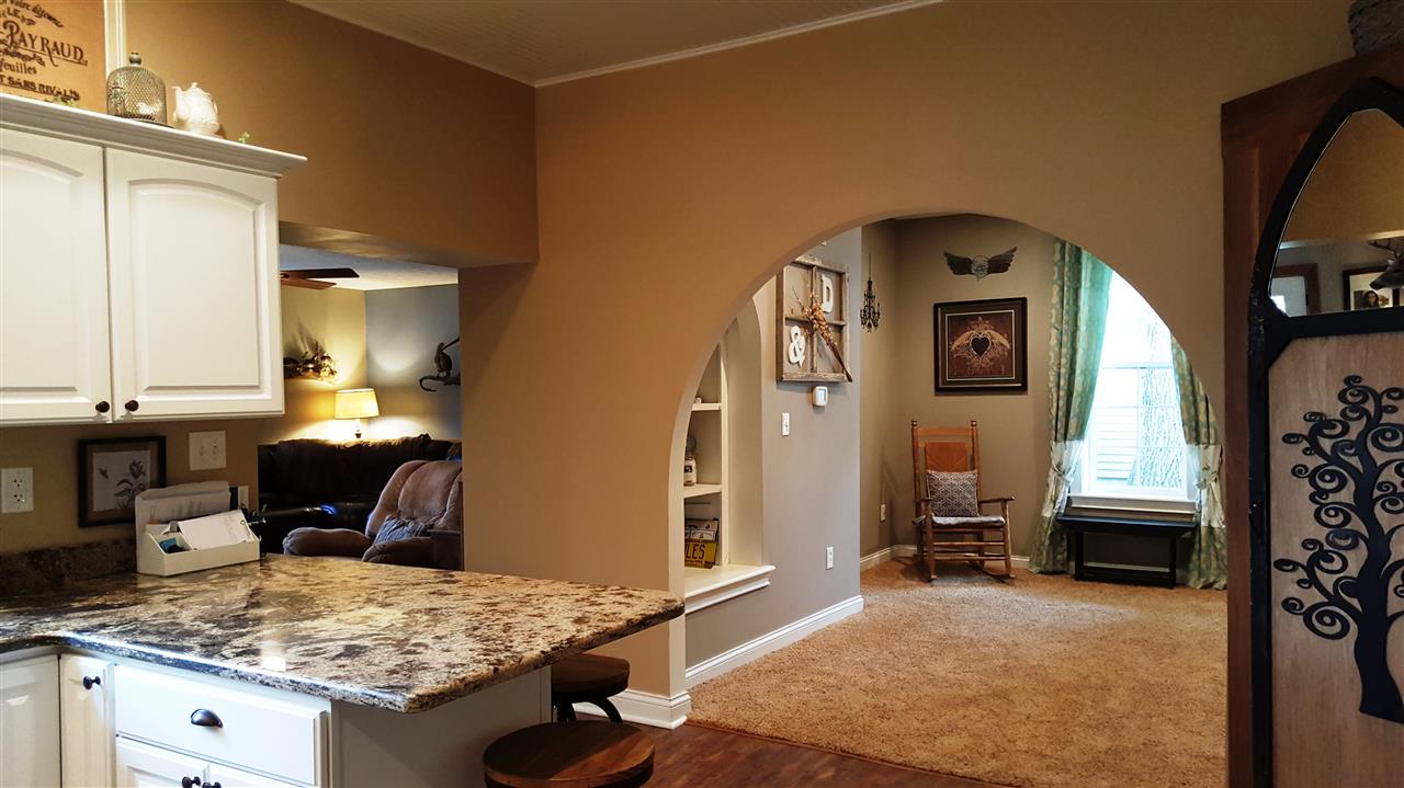 122 E Summit St, Delphi, IN 46923 photo 5