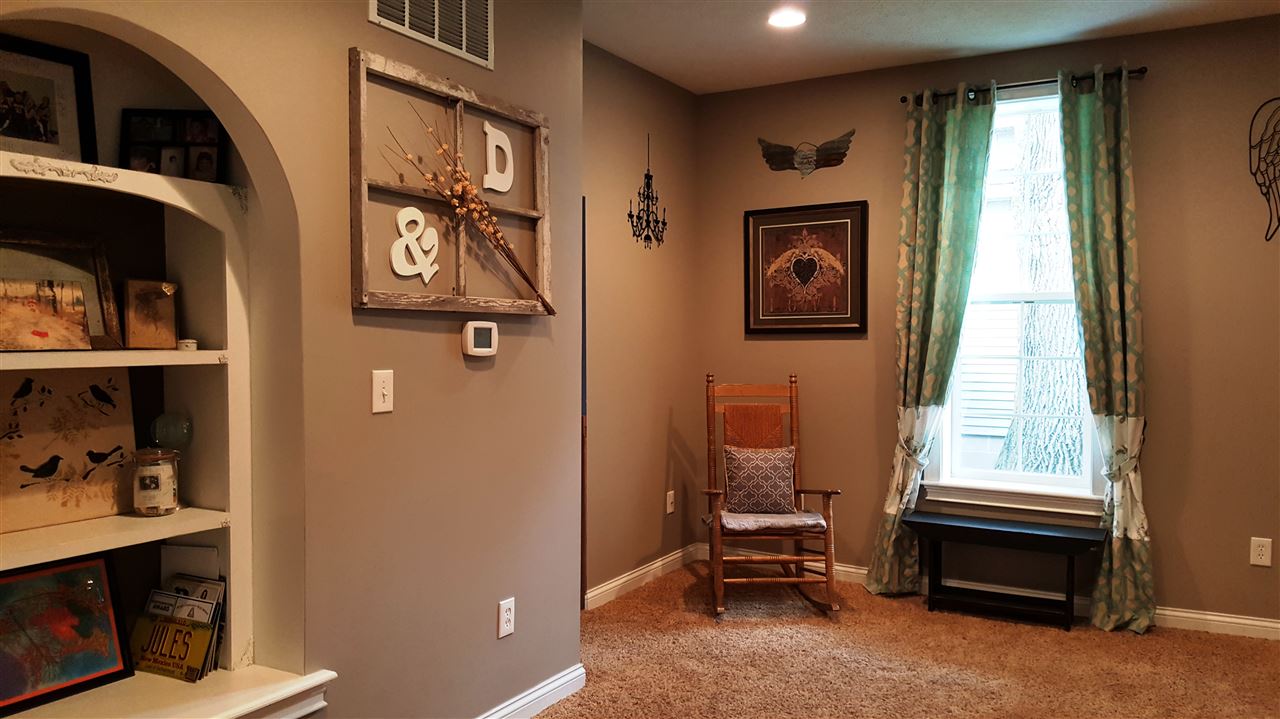 122 E Summit St, Delphi, IN 46923 photo 6