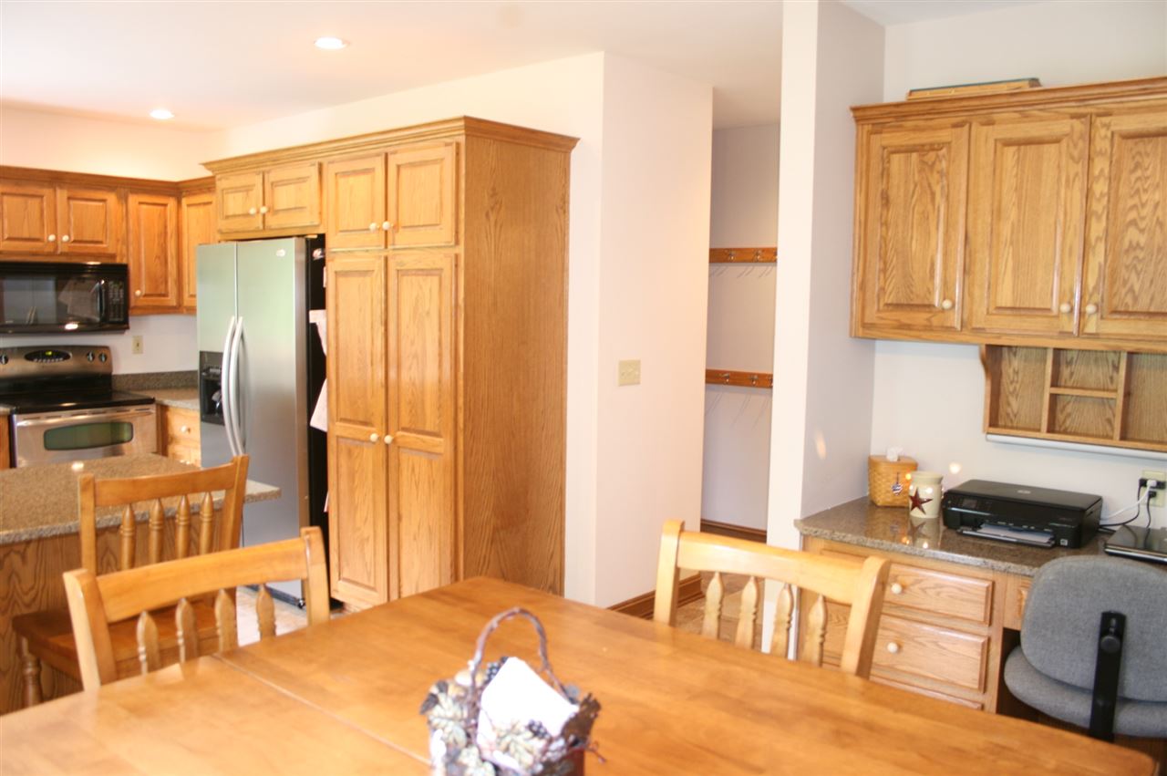 2411 Woodland Trl, Auburn, IN 46706 photo 10