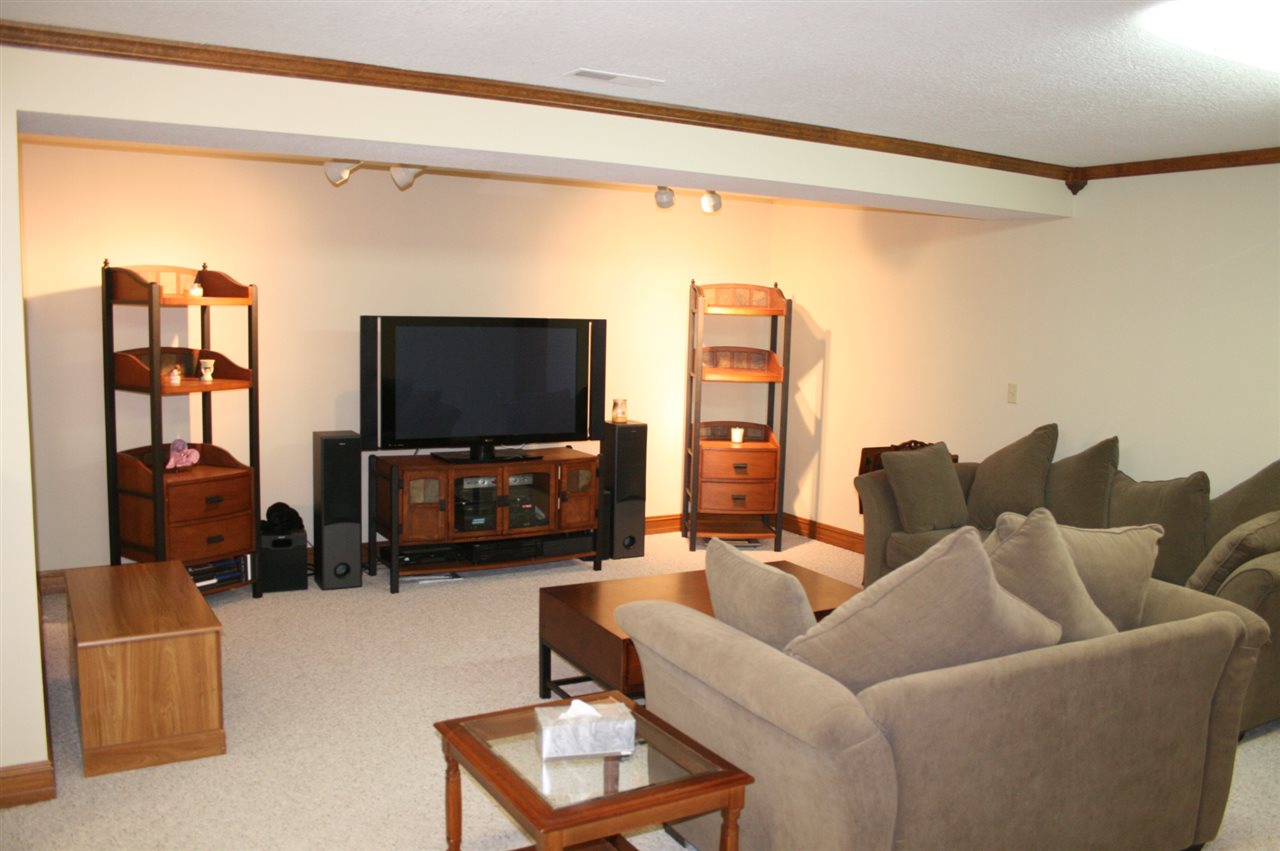 2411 Woodland Trl, Auburn, IN 46706 photo 28