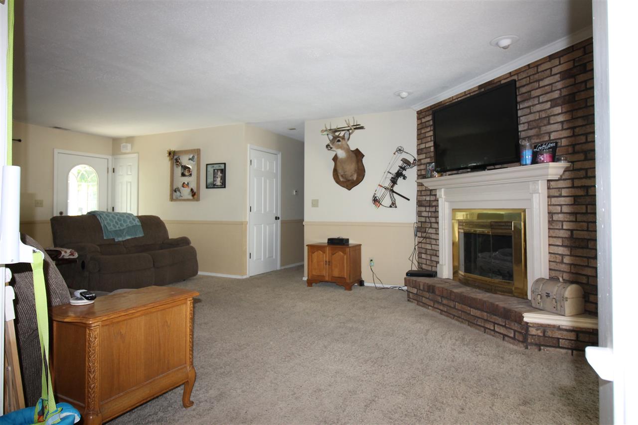 2143 W Maple Ln, Kendallville, IN 46755 photo 11