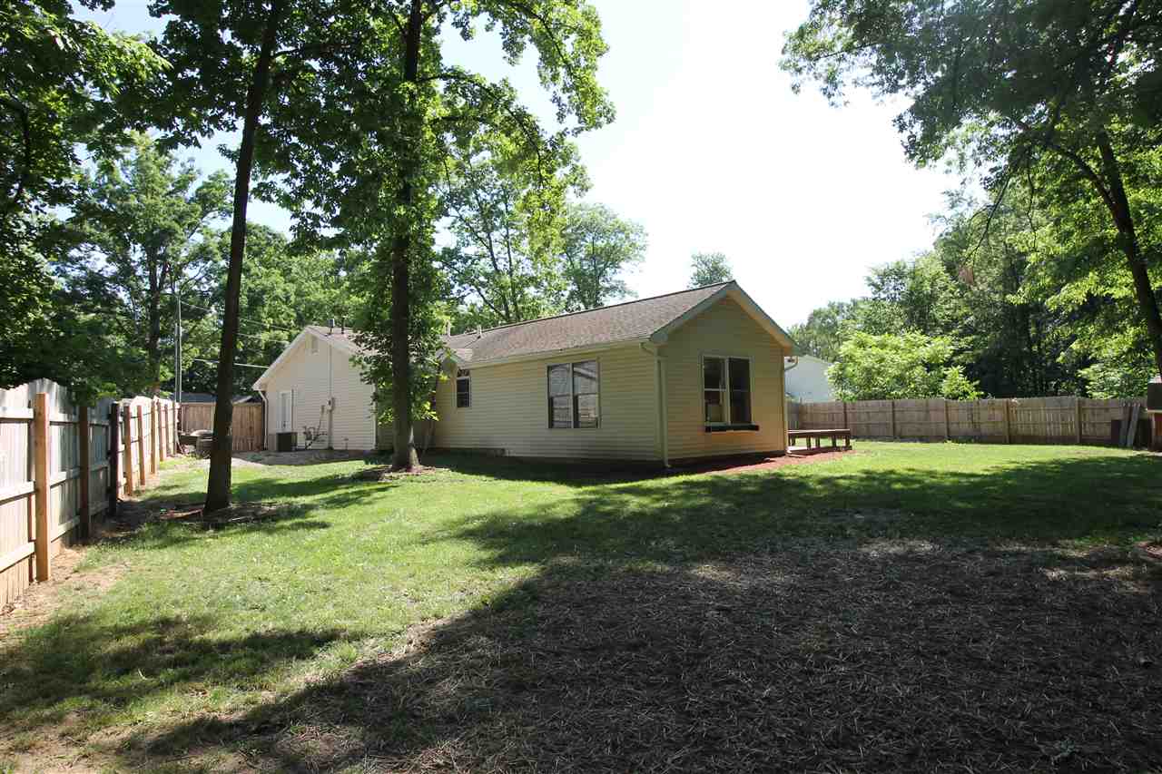 2143 W Maple Ln, Kendallville, IN 46755 photo 3