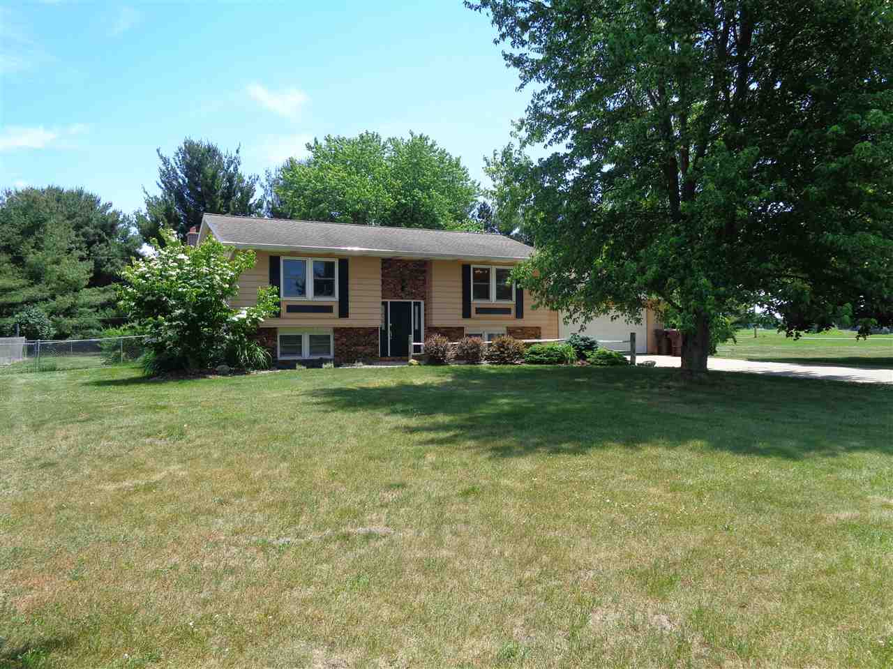1555 N 075 E, Lagrange, IN 46761 photo 1