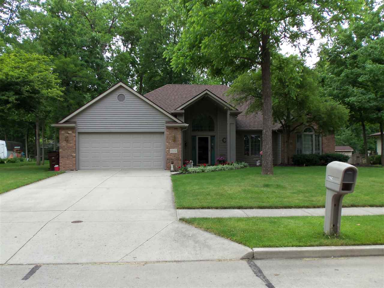 1502 Allison Blvd, Auburn, IN 46706 photo 1