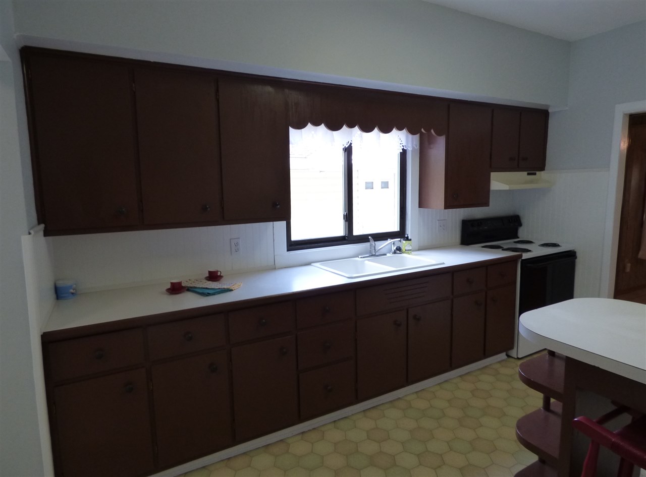 640 E Main St, Elnora, IN 47529 photo 10