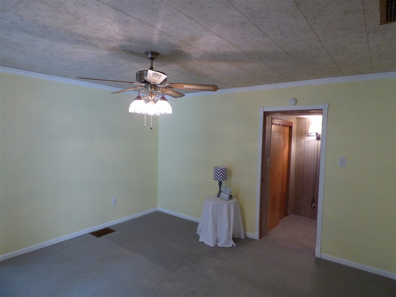 640 E Main St, Elnora, IN 47529 photo 17
