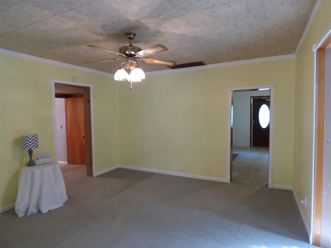 640 E Main St, Elnora, IN 47529 photo 2