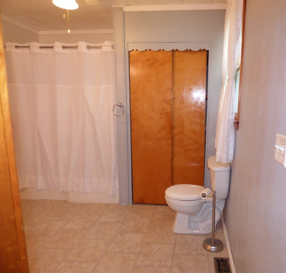 640 E Main St, Elnora, IN 47529 photo 20