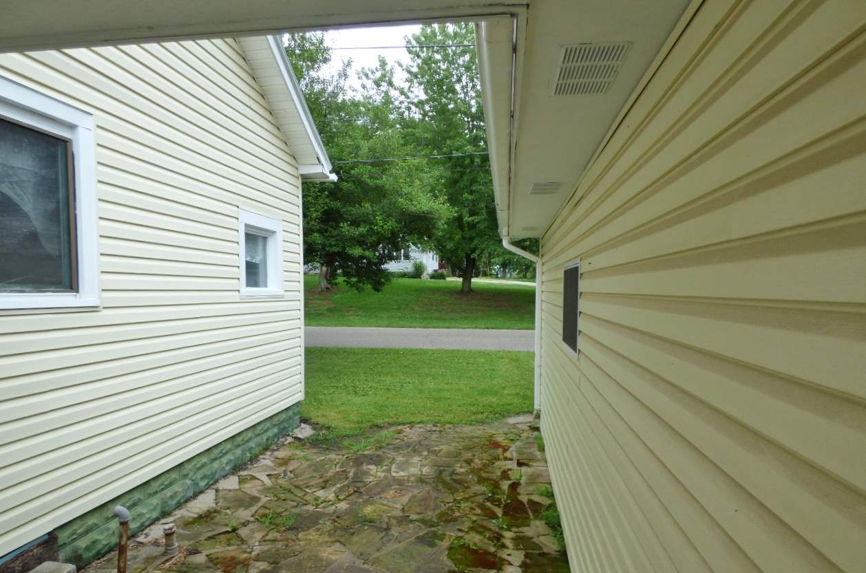 640 E Main St, Elnora, IN 47529 photo 30