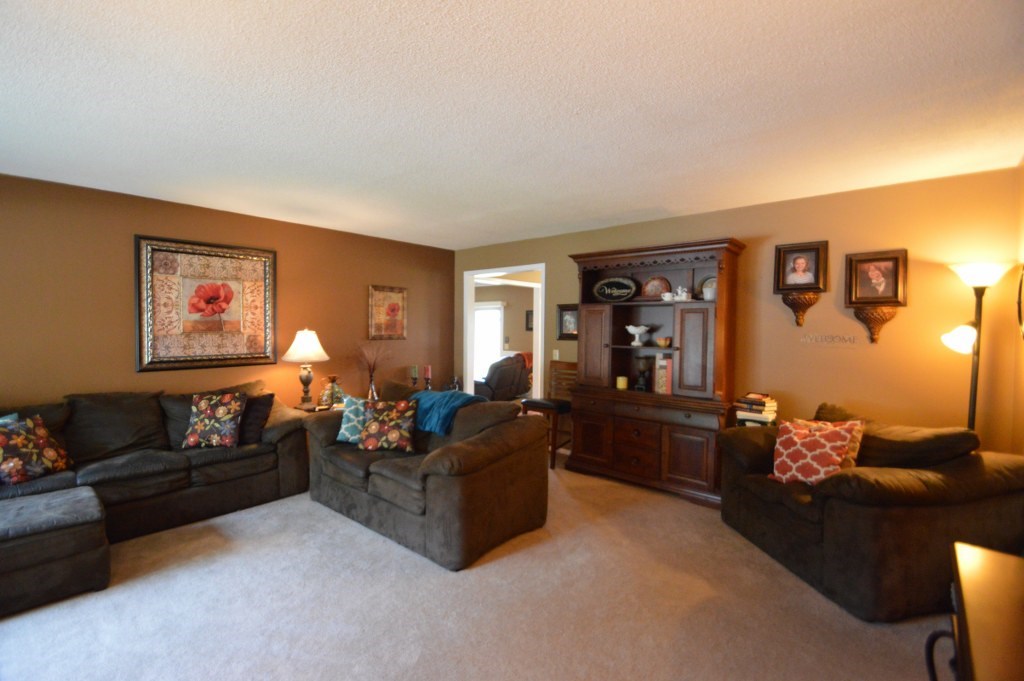 1810 Maple Ln, Garrett, IN 46738 photo 3