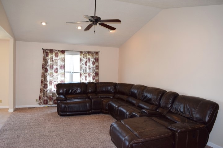 12515 Cold Water Dr, Evansville, IN 47725 photo 4