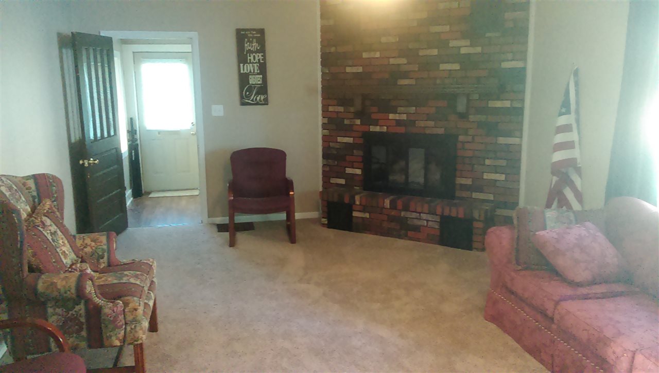 531 E Central St, Bluffton, IN 46714 photo 4