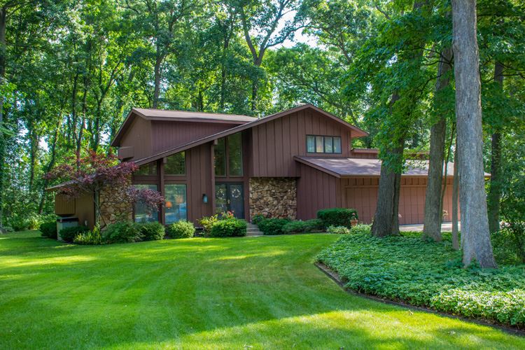 16123 Woodhaven Ct, Granger, IN 46530 photo 2