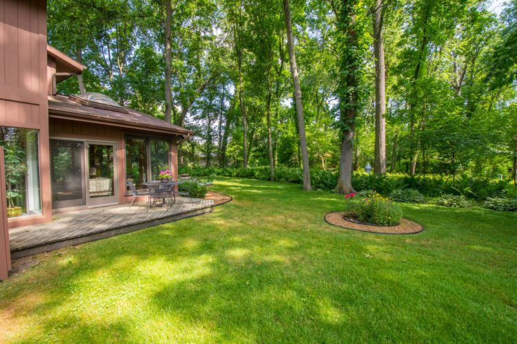 16123 Woodhaven Ct, Granger, IN 46530 photo 9