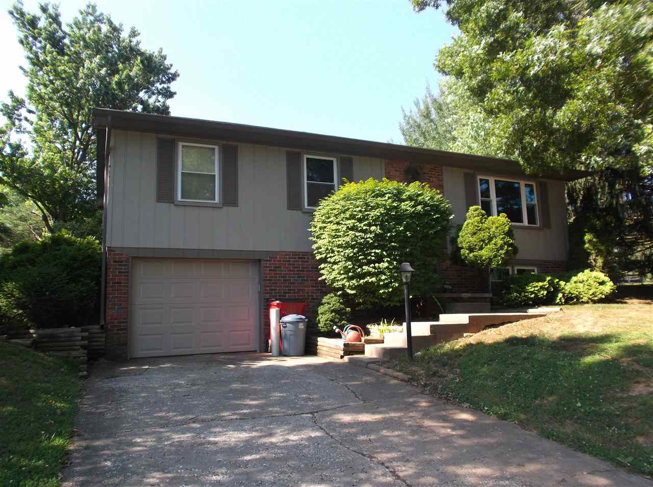 1980 E Dutcherman Dr, Bloomington, IN 47401 photo 1