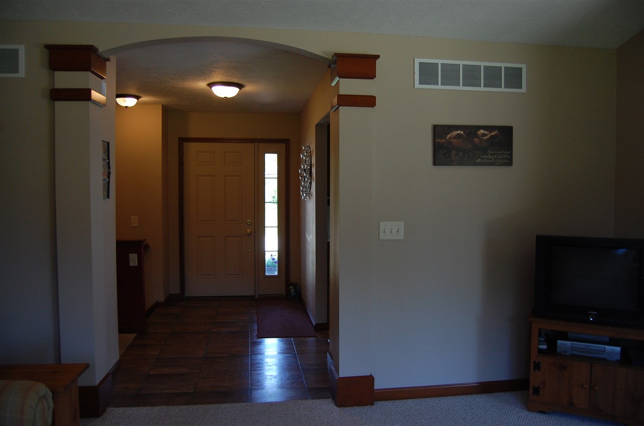 61806 Amber Meadows Dr, Goshen, IN 46528 photo 6