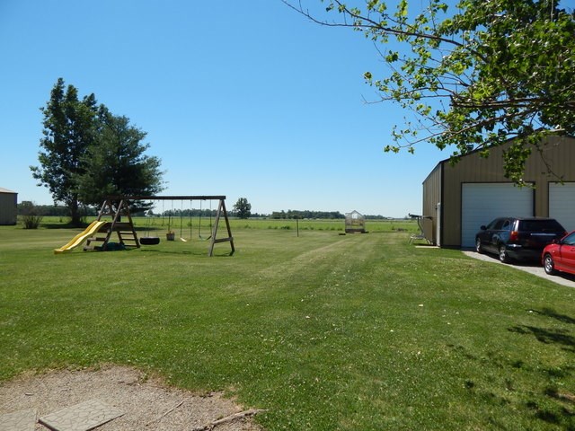 8311 Lafayette Center Rd, Yoder, IN 46798 photo 33