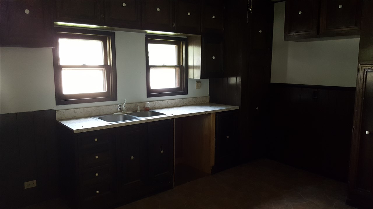 800 S Wayne St, Hamilton, IN 46742 photo 2