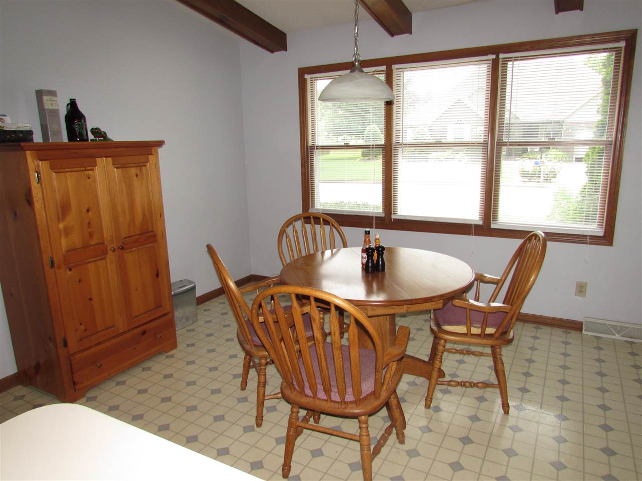 1729 Tanglewood Dr, Mount Vernon, IN 47620 photo 4