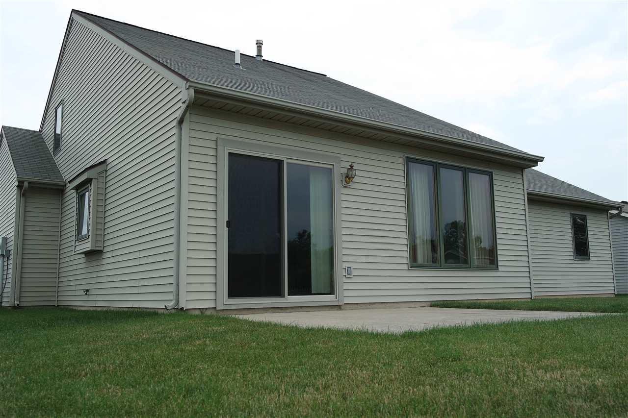 305 Canyon Dr, Auburn, IN 46706 photo 2