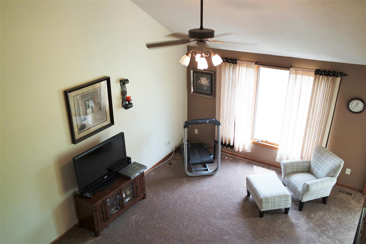 305 Canyon Dr, Auburn, IN 46706 photo 26